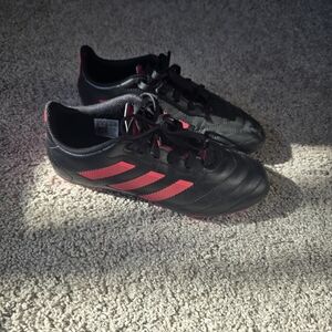 Adidas Girls Size 3.5 Soccer Cleats